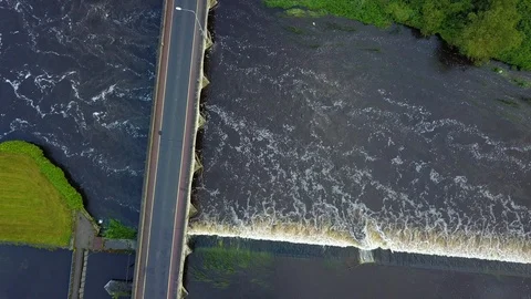 Drone crossing a bridge 스톡 동영상 109351076