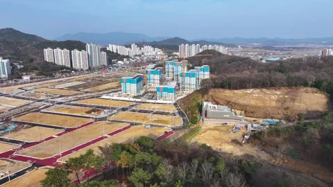 Drone filming at the construction site of wonho ziderfore apartment in gumi  Vídeo Stock 260025887