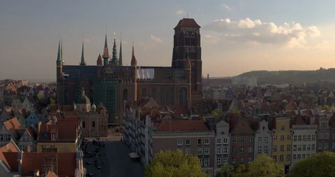 The drone flies between the historic tenements in Gdansk. Stock Footage 106947120