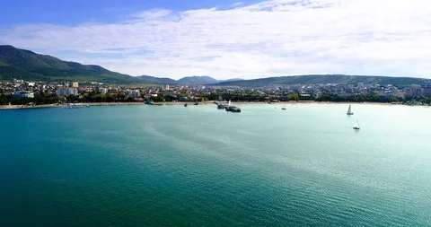 The drone flies to the Central part of the resort of Gelendzhik - the sea pier Stock Footage 129397318