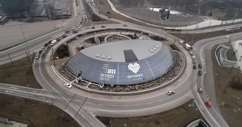 The drone flies from left to right over the Zi?tek roundabout in the centre o Stock-Footage 106907370