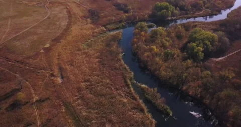 Drone flies over the fields and river Video stock 141239691