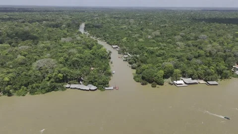 Drone flies over Guamá River toward Igarapé do Combu in Belém, Pará, Brazil Vídeo Stock 284464609