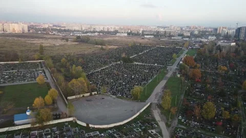 Drone flies over a large cemetery. in a city. copter flies over the graves Stock Footage 142539659