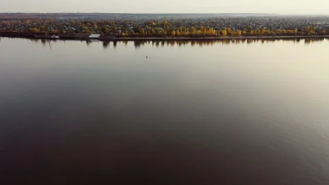 Drone flies over a wide river Video stock 142923307