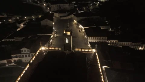 Drone flies to right behind bell tower in Museu da Inconfidência Stock Footage 272642087