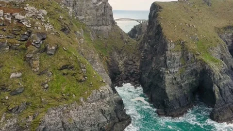 Drone flies towards the Bridge in Mizen Head, Ireland. Stock Footage 233196756