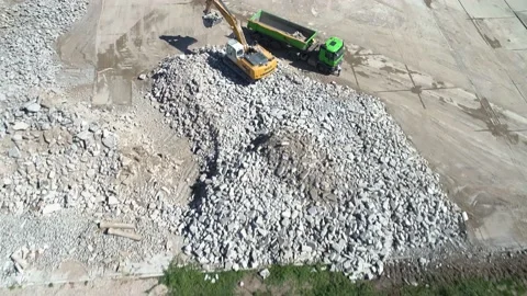 Drone flight above construction site with excavator Vídeos de archivo 144820846