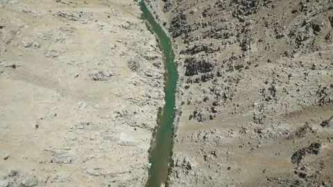 Drone Flight Above Ghorband River Afghanistan Vidéo 319082298