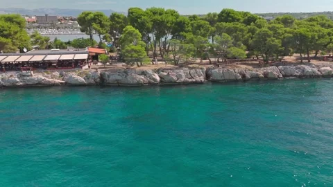 Drone Flight Along Arbanasi Cliffs and Turquoise Adriatic Coast in Zadar Croatia Vídeo Stock 341859787