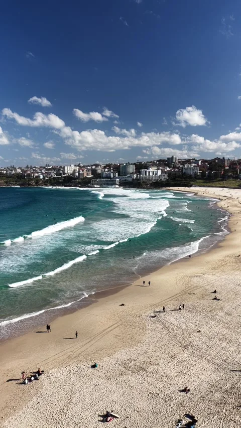 Drone Flight Along Bondi Beach, New South Wales Australia - Vertical Видео 347150720