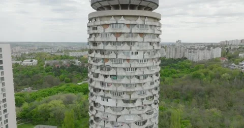 Drone Flight Around the Iconic Romanița Chișinău Moldova Vidéo 339276182
