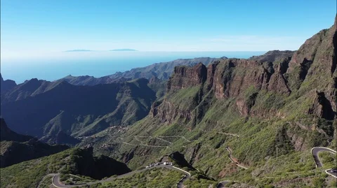 Drone flight in the mountains Video stock 100994826