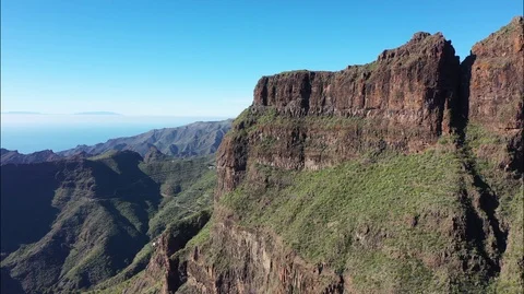 Drone flight in the mountains Video stock 100994848