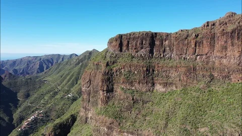 Drone flight in the mountains Video stock 100994859