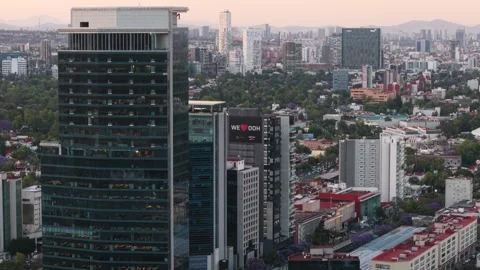 Drone flight over a CDMX building with parallax effect Stock-Footage 305830741