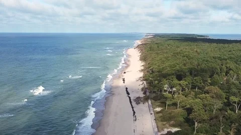 Drone flight over the coast Vidéo 152831699