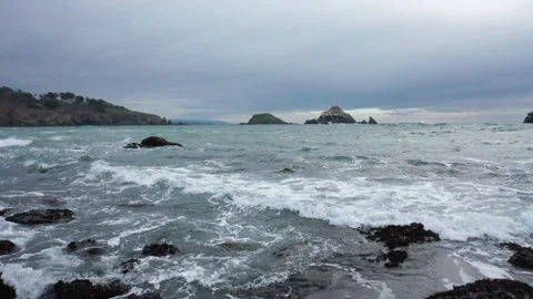 Drone flight over coastal waves and rocks in Northern California Stock-Footage 271072080