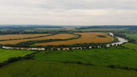Drone flight over the flooded Dniester river. Global warming 스톡 동영상 134147049