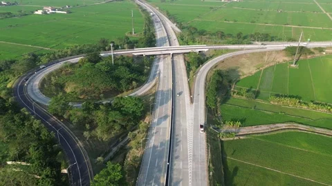 Drone Flight Over Highway Interchange Vídeo Stock 337363090