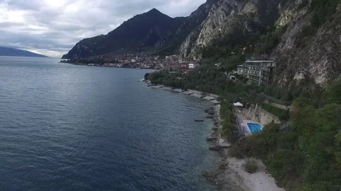 Drone flight over lake garda 스톡 동영상 72442944