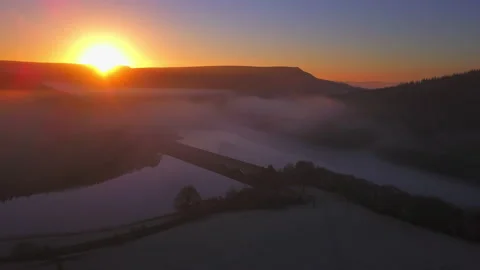Drone flight over a lake with low fog Video stock 150107786