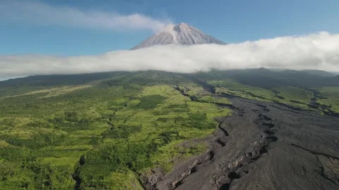 Drone flight over landcape of mount, volcano Semeru, Jawa. Indonesia. Sun clouds 스톡 동영상 260148772