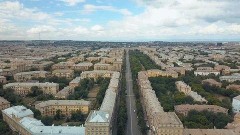 Drone flight over the main street of Magnitogorsk Video stock 94332689