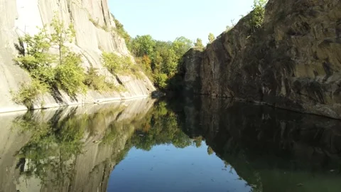 Drone Flight Over A Mountain Lake, A Hidden Lake in Prague, prokopské Vídeo Stock 213499194