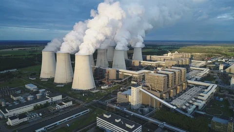 Drone flight over polluting coal fired power station in Germany Vídeos de archivo 85849244
