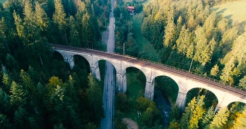 Drone flight over railway viaduct in Wisla. 스톡 동영상 80592966