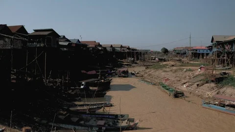 Drone flight over the river in Floating Village in Cambodia, Pean Bang, Tonle 스톡 동영상 118531614