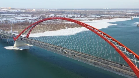 Drone flight over the river. Vansu bridge. Winter landscape Vidéo 128060708