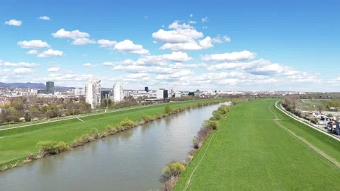 Drone flight over the Sava River in the city of Zagreb Video stock 269948978