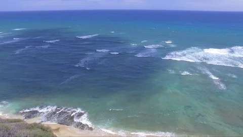 Drone Flight Over Small Hawaii Beach Towards Ocean 動画素材 78554766