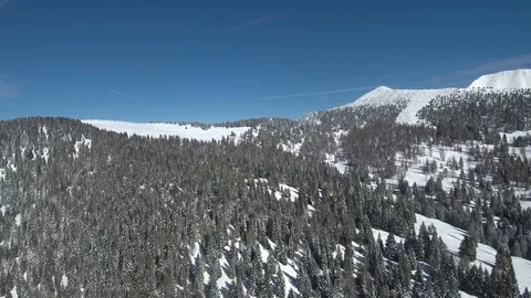 Drone flight over Snow and Mountain in Italy. Video stock 105915986