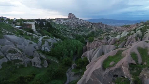 Drone flight Pigeon Valley toward Uchisar storm clouds Cappadocia 스톡 동영상 336485889
