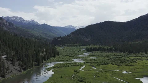 Drone Flight in River Valley 動画素材 160437724