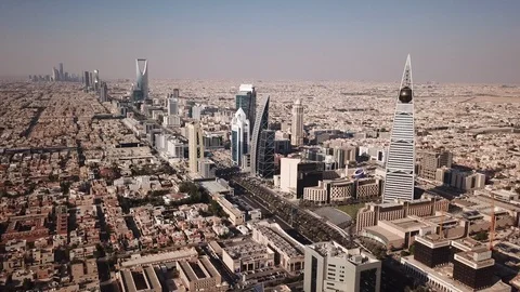 Drone flight spectacular Riyadh skyline with modern office towers Vidéo 125919147