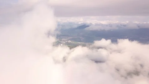 Drone flight through the clouds Vidéo 97137302