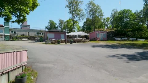 Drone Flight Through Dalaborgsparken Vanersborg Park Revealing City Skyline and Vidéo 331003159