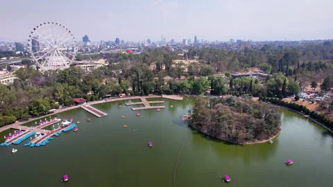 Drone Flight Toward Aztlán Ferris Wheel and Chapultepec Lake in Mexico City Vídeos de archivo 339151515