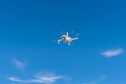 Drone flight view from below against the blue sky Foto stock