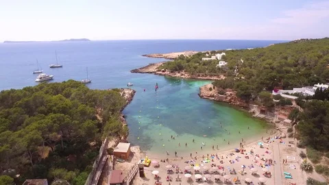 Drone Fly over beach in Spain 動画素材 128990980