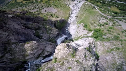 Drone fly over the mountains, river and waterfalls of French Alps, France. Stock-Footage 130912885