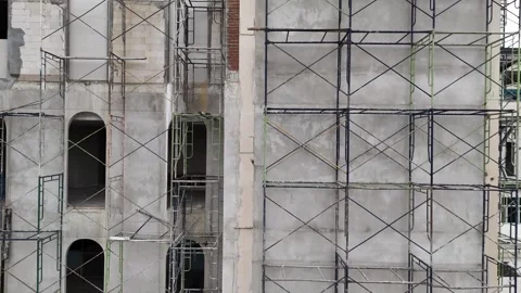 Drone Flyby of Construction Site Moving Right to Left Vídeos de archivo 337623133