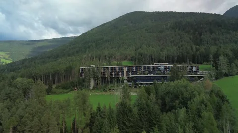 Drone Flyby of My Arbor Hotel from Right to Left, South Tyrol Vídeo Stock 344126037