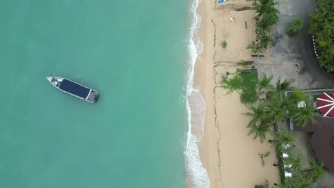 Drone flying above the Koh Samui Beach, Thailand 스톡 동영상 313252086