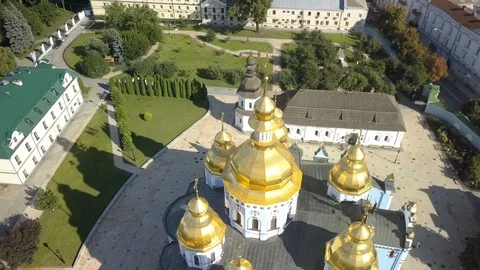 Drone flying around St. Michael's Golden-Domed Monastery in Kiev, Ukraine 動画素材 114677260