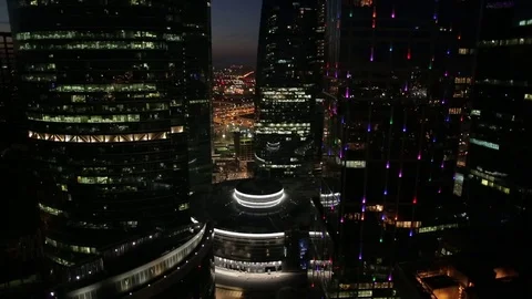 Drone flying between skyscrapers Vidéo 72634074